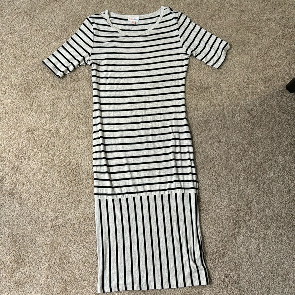 Woman’s size XS Lularoe dress NWOT